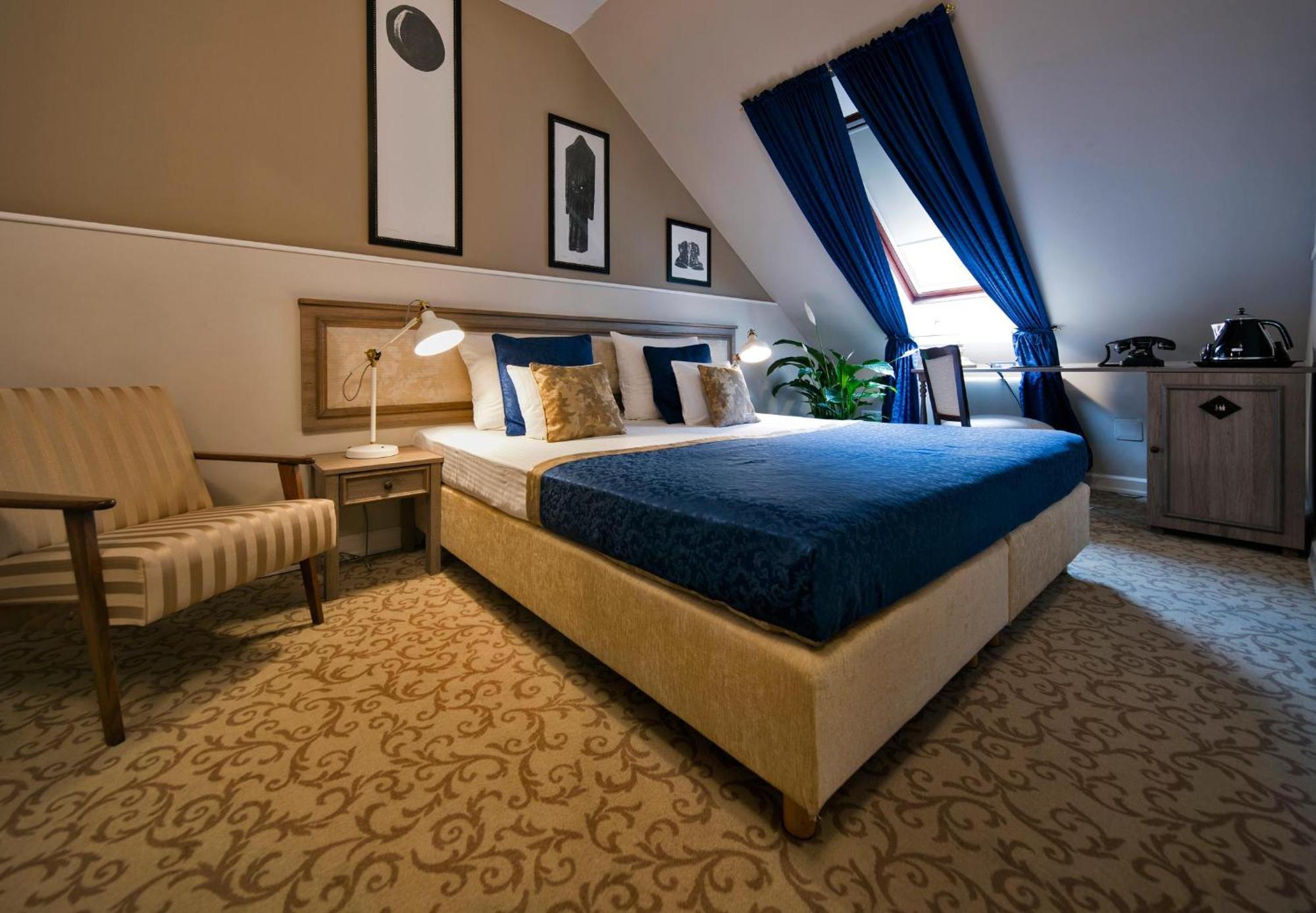Double or Twin Room,1219745701:JPEG